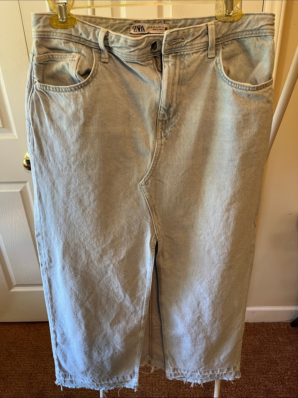 Zara Men’s Light Blue Relaxed Jeans